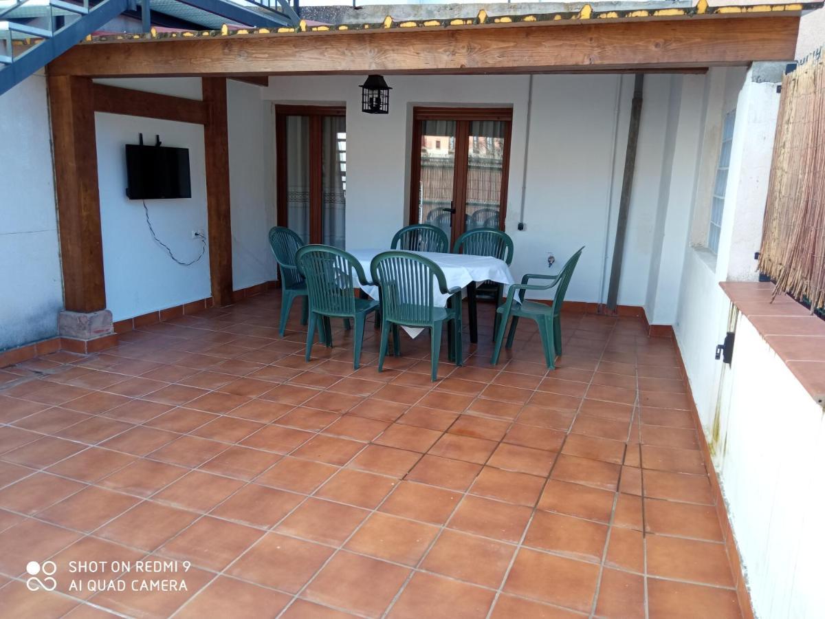 Apartamentos La Casona De Ezcaray Con Terrazas Y Patios Individuales Exterior photo