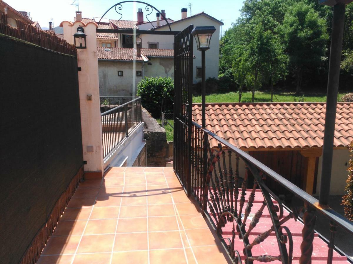 Apartamentos La Casona De Ezcaray Con Terrazas Y Patios Individuales Exterior photo