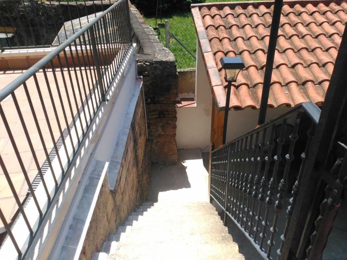 Apartamentos La Casona De Ezcaray Con Terrazas Y Patios Individuales Exterior photo